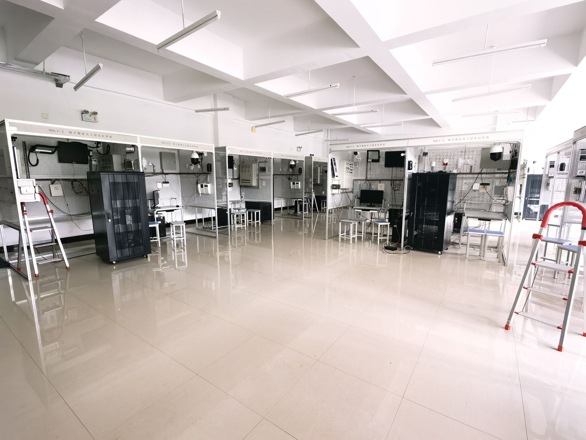 智能建筑实训室（科技楼209）